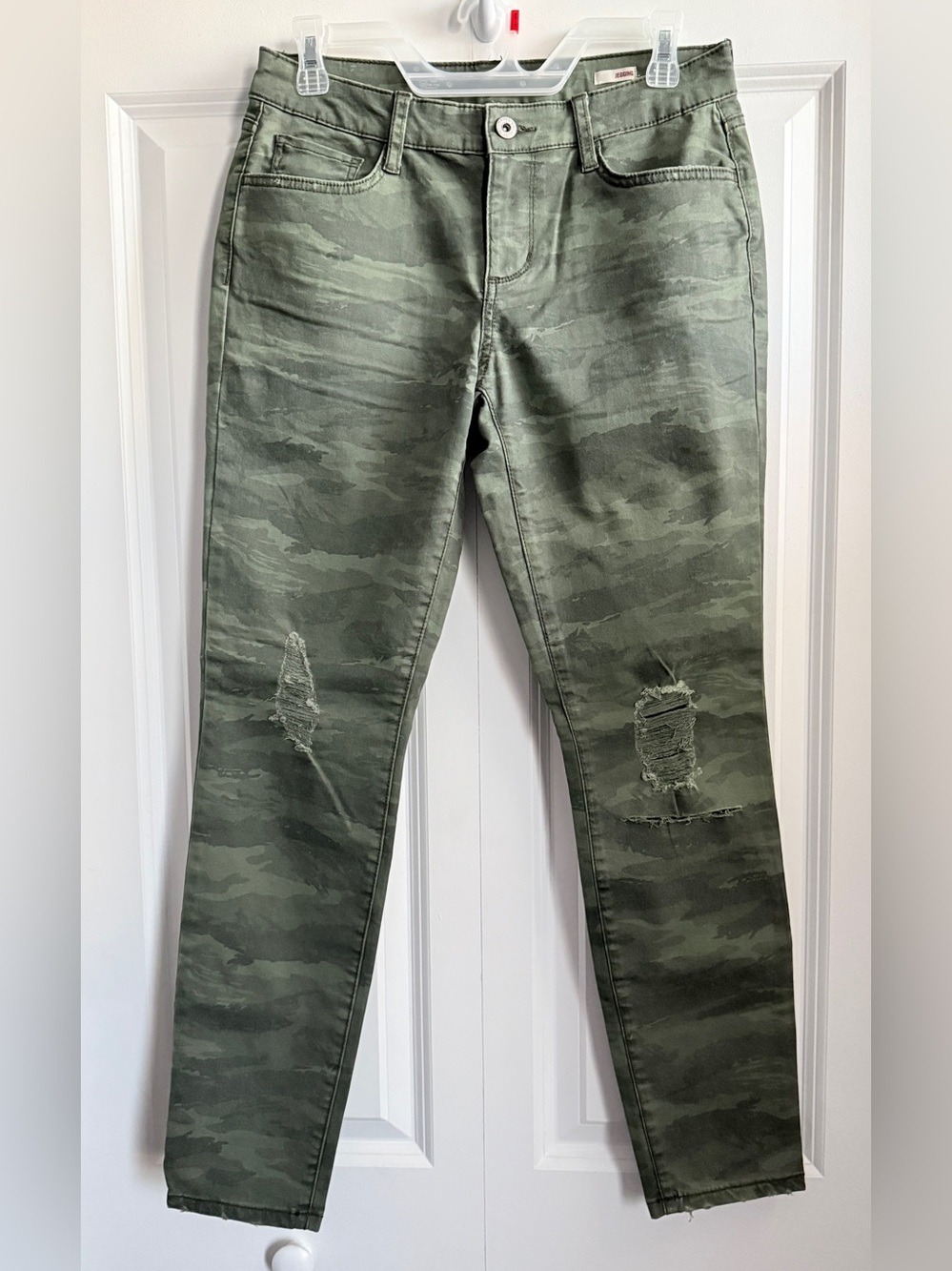 Arizona Women’s Juniors Mid-Rise Jegging Camo Green Size 7